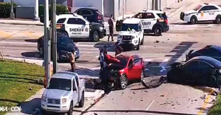 3 hurt after driver crashes into multiple vehicles, flees the scene
