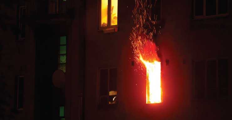 Commercial building catches fire in Hollywood, fire rescue says