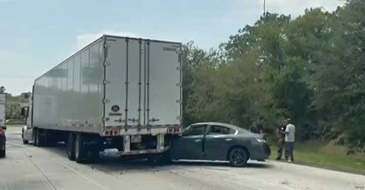 Crash involving semi-truck on I-95 South ramp to Dunn Ave.