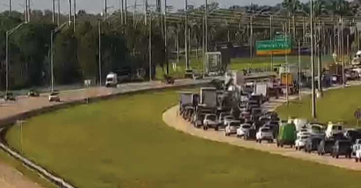 Crash on I-95 south in PSL near Crosstown Pkwy Exit causes 2-mile backup
