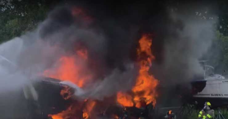 LaBelle firefighters battle fire involving three boats near Riverbend Drive