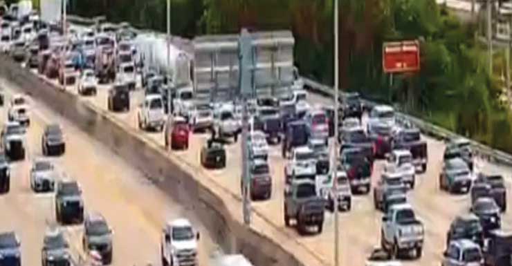 Multi-vehicle crash snarls I-95 South in Delray Beach, blocking 3 lanes near Exit 51