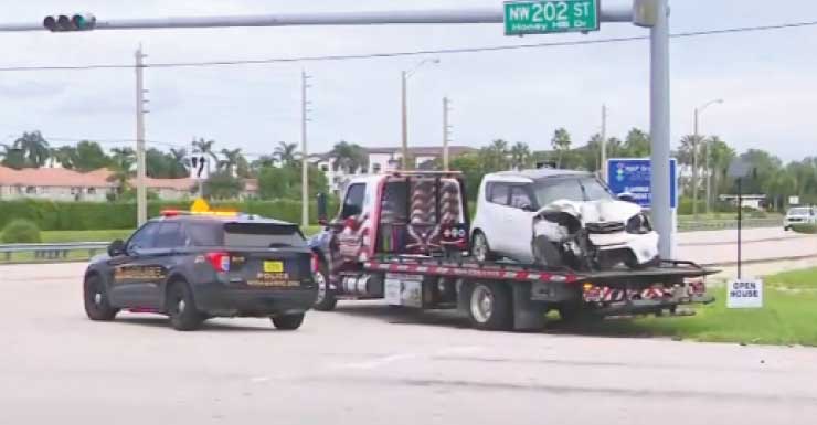 1 airlifted to hospital after driver crashes car into pole in northwest Miami-Dade