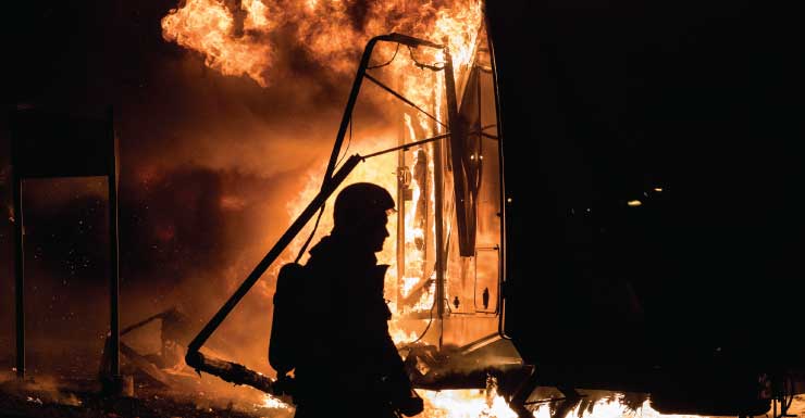1 dead after camper catches fire in Largo neighborhood: police