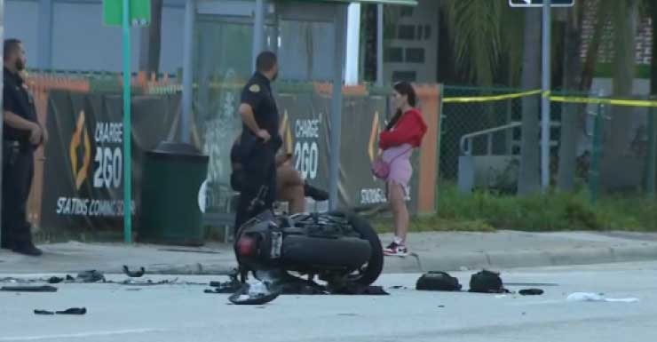 2 hospitalized after motorcycle, scooter collide in Miami