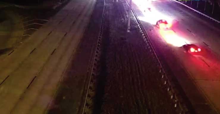 Crash with injuries blocks lanes on I-295 at Phillips Highway