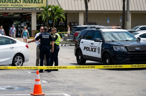 Delray Beach police investigate pedestrian crash at shopping center parking lot