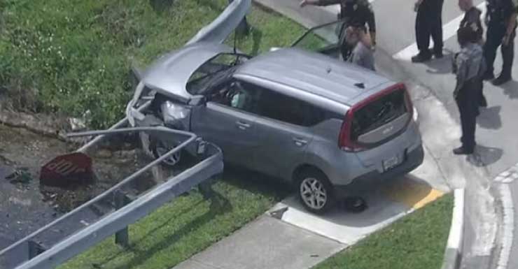 Driver crashes into guardrail at canal in Davie