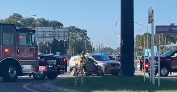 Scene cleared after multi-vehicle crash on Highway 98