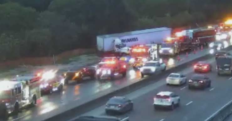 Crash blocks 2 right lanes on Florida’s Turnpike northbound near Glades Road
