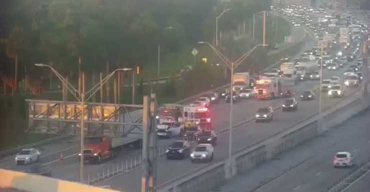 Crash blocks 3 left lanes on I-95 North near Yamato Road in Palm Beach County