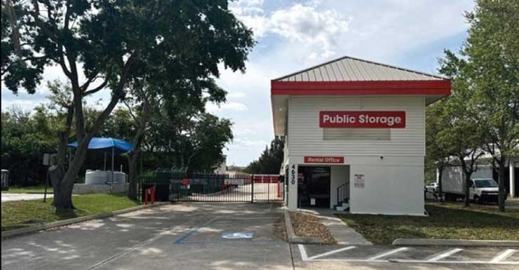 Florida-woman-accused-of-shooting-manager-after-being-caught-sleeping-inside-storage-unit