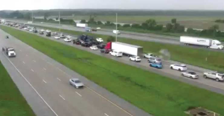 A major crash is blocking two right lanes on I-95 south in Martin County. According to Florida 511, the crash is at mile marker 89. Photos from Florida 511 show a long line of slow-moving traffic on the I-95 southbound lanes. A Road Ranger is at the scene. Drivers should slow down, move over when possible, and expect delays.