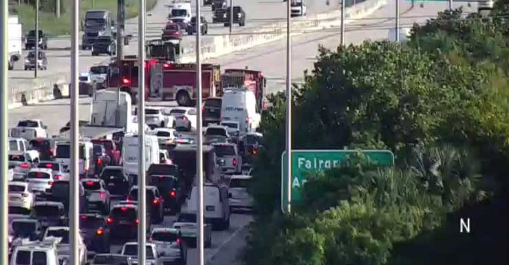 Major crash blocks 3 left lanes on I-95 north near Southern Boulevard